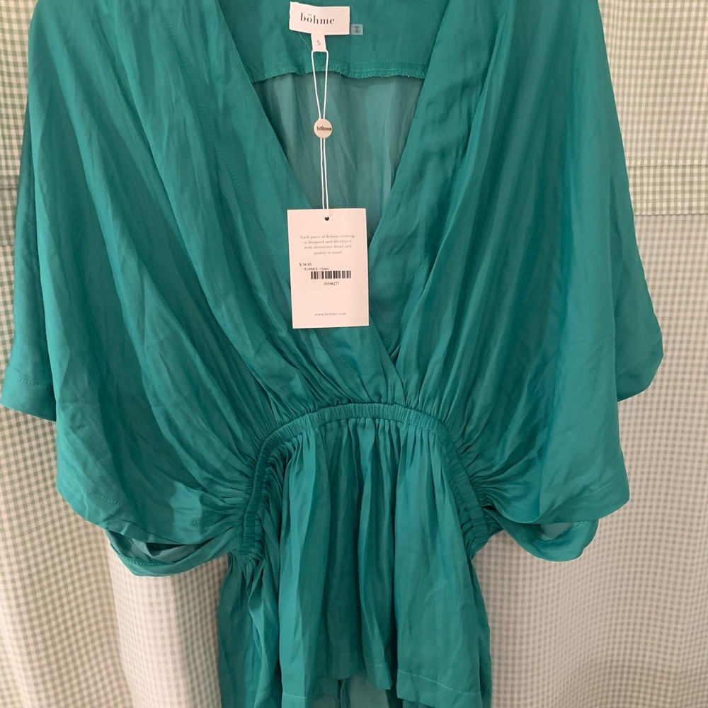 Green v-neck silky batwing top